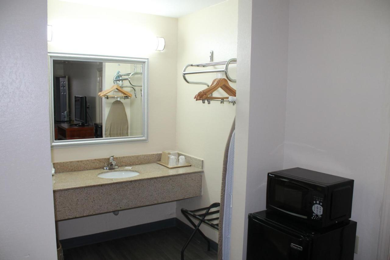 Americas Best Value Inn Tuscaloosa Zewnętrze zdjęcie